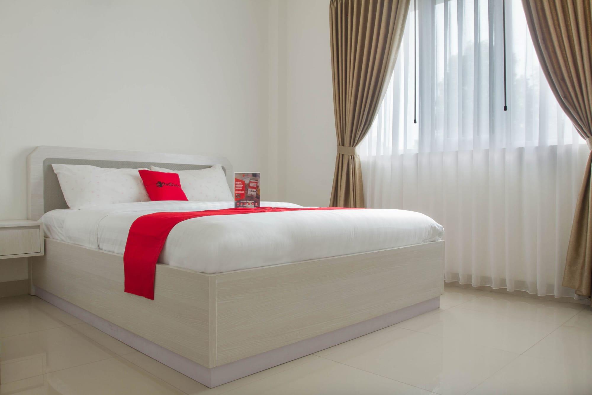 Reddoorz Plus Near Jatinangor Town Square 2 Exterior foto